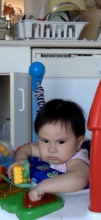 Bé gái quạu trong mọi khoảnh khắc từ lúc sinh ra đến 1 tuổi, mẹ trẻ dặn các chị em chớ làm điều này-11