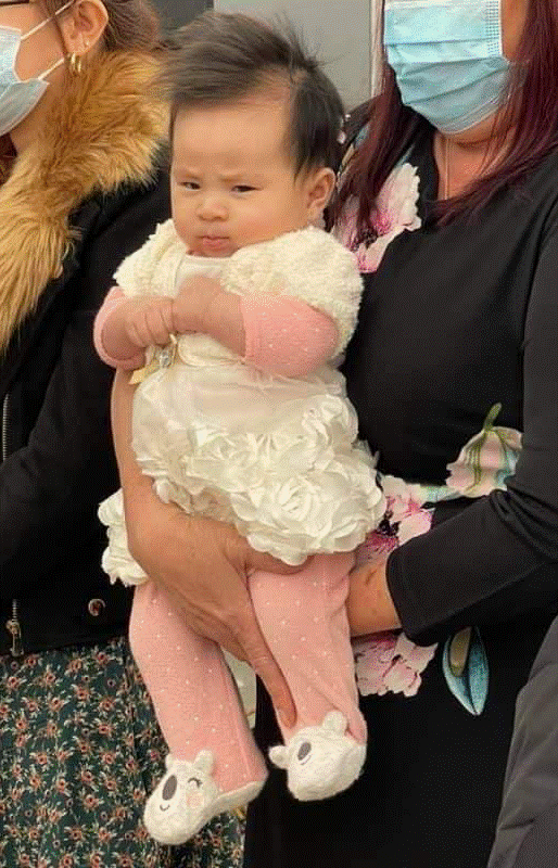 Bé gái quạu trong mọi khoảnh khắc từ lúc sinh ra đến 1 tuổi, mẹ trẻ dặn các chị em chớ làm điều này-9