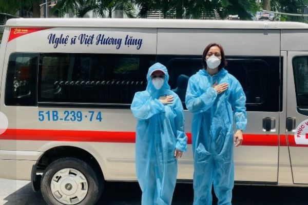 Người dân đến tận nhà xin oxy cứu cha, nghệ sĩ Việt Hương có cách xử lý nhận được cơn mưa lời khen-1