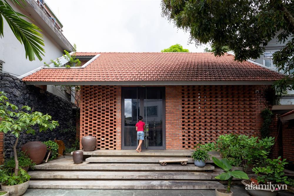 Người chồng tặng vợ ngôi nhà mang đậm phong cách Bắc Bộ ở vùng núi Tây Bắc-5