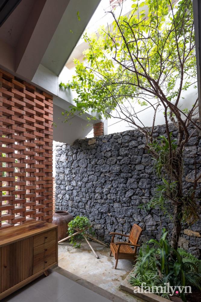 Người chồng tặng vợ ngôi nhà mang đậm phong cách Bắc Bộ ở vùng núi Tây Bắc-13