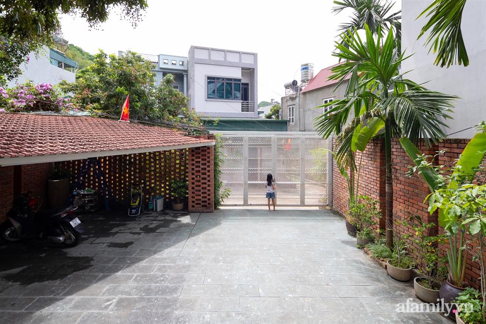 Người chồng tặng vợ ngôi nhà mang đậm phong cách Bắc Bộ ở vùng núi Tây Bắc-17