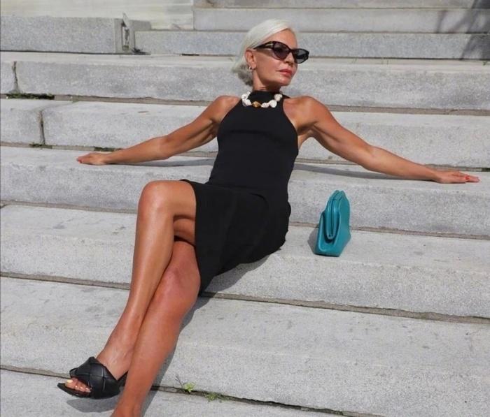 Quý bà 56 tuổi ăn vận sành điệu khiến giới trẻ phải chạy theo ầm ầm-7