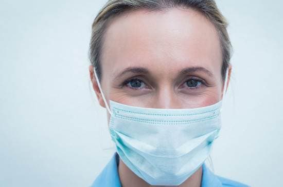 Dây đeo khẩu trang đột ngột bị đứt, tôi phải làm sao? 3 cách sửa dây khẩu trang nhanh chóng-4