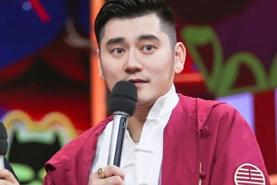 Lộ clip CCTV toàn cảnh MC truyền hình lôi xềnh xệch nạn nhân say khướt vào thang máy và chuẩn bị hiếp dâm