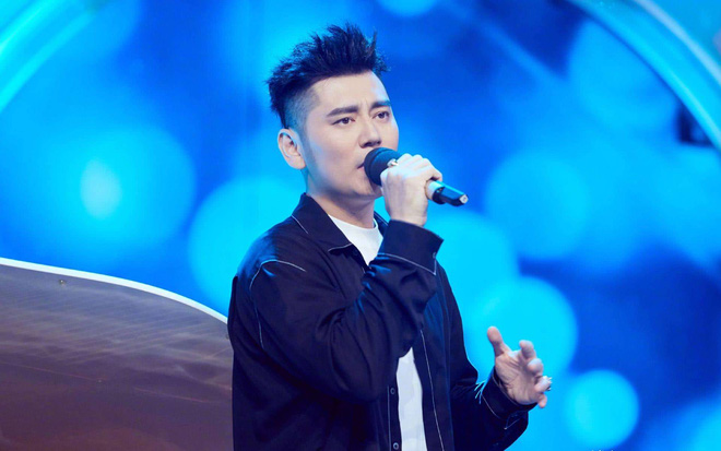 Lộ clip CCTV toàn cảnh MC truyền hình lôi xềnh xệch nạn nhân say khướt vào thang máy và chuẩn bị hiếp dâm-2