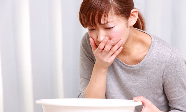 Sáng hôm sau tân hôn, người tôi nóng ran lên, chồng lại che miệng cười, tôi tính chuyện ly hôn!-1