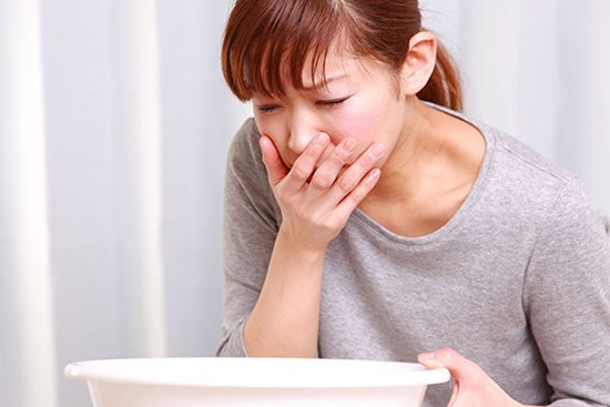 Sáng hôm sau tân hôn, người tôi nóng ran lên, chồng lại che miệng cười, tôi tính chuyện ly hôn!