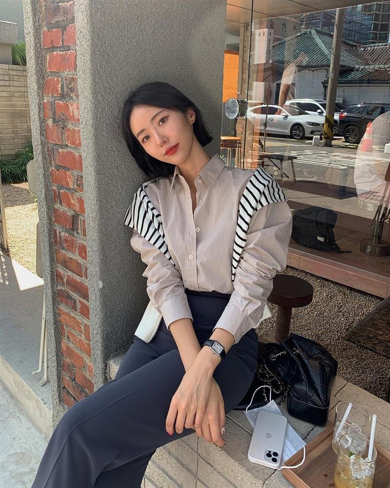 Tóc ngắn mặc gì đẹp nhất: Đây là 5 set đồ không hề lệch pha còn chuẩn sang xịn mịn-1