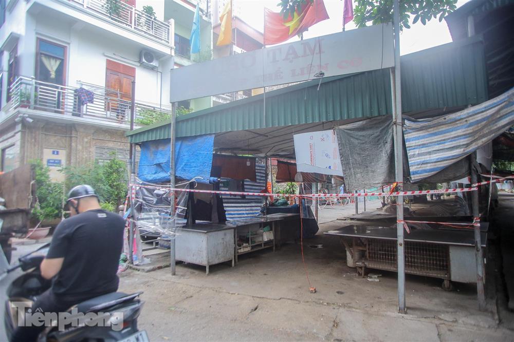 Tháo bỏ bức tường tôn cao 2 m, dài 200m chia đôi đường tại Hà Nội để... phòng dịch-15