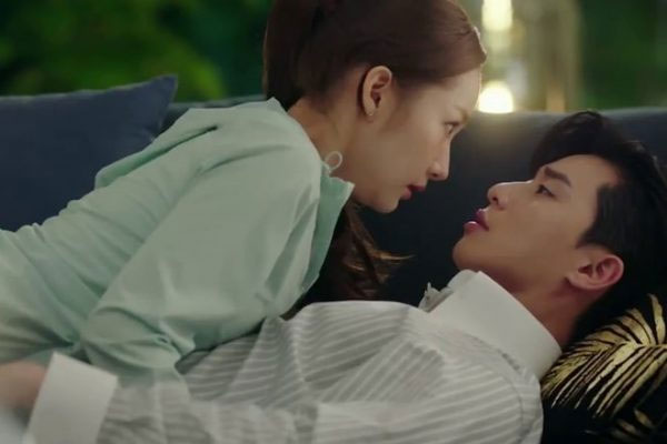 Chàng trai không chi một cắc nhưng tháng nào cũng đòi người yêu tặng quà-2