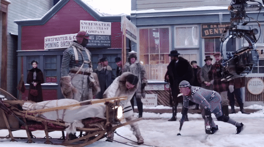 Làm sao để loài chó trên phim tuân lệnh? Video hậu trường này sẽ khiến bạn sốc óc, netizen thế giới ngượng chín mặt!-2