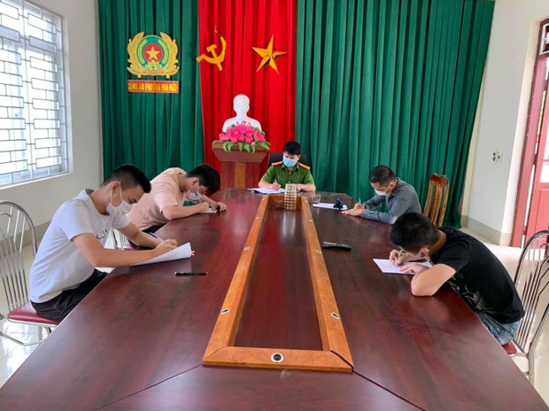 Tụ tập ăn nhậu tại nhà trọ mùa dịch, 4 thanh niên bị phạt 60 triệu đồng-2