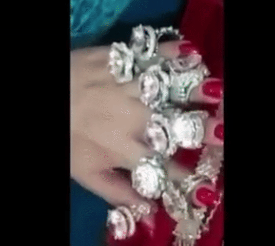 Cận cảnh viên kim cương to nhất mà ca sĩ vùng đất cấm muốn có trong BST của nữ đại gia Bình Dương: Tận 45 carat hiếm nhất thế giới, giá hơn 1.000 tỷ đồng-4