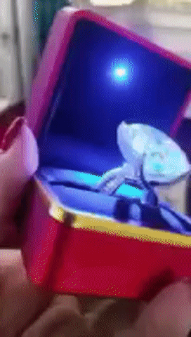 Cận cảnh viên kim cương to nhất mà ca sĩ vùng đất cấm muốn có trong BST của nữ đại gia Bình Dương: Tận 45 carat hiếm nhất thế giới, giá hơn 1.000 tỷ đồng-2