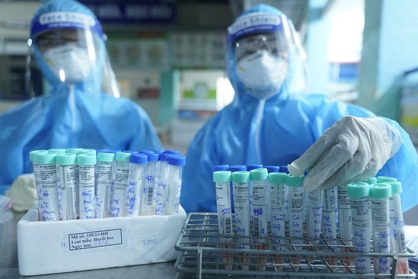 Hiệu quả của vaccine AstraZeneca và vaccine Pfizer sau 6 tháng là bao nhiêu?-2