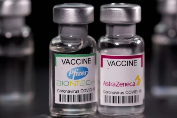 Hiệu quả của vaccine AstraZeneca và vaccine Pfizer sau 6 tháng là bao nhiêu?-1
