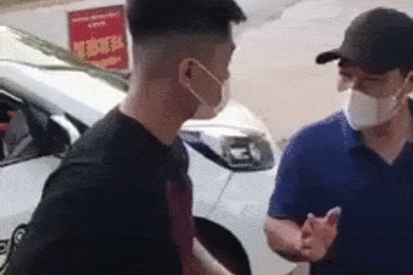 TP.HCM: Thai phụ 37 tuần được Cảnh sát tại chốt kiểm soát dịch đưa đi cấp cứu sau tai nạn-5