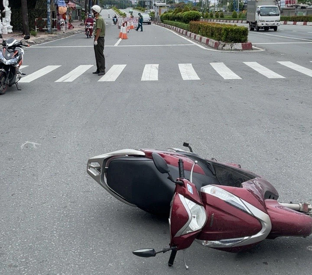 TP.HCM: Thai phụ 37 tuần được Cảnh sát tại chốt kiểm soát dịch đưa đi cấp cứu sau tai nạn-1
