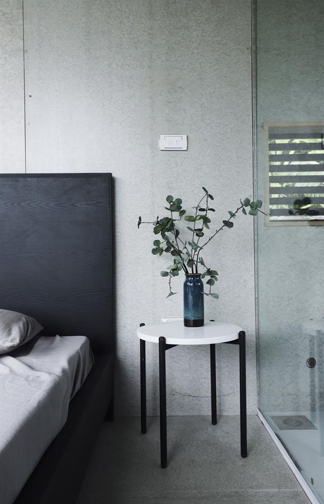 Cặp vợ chồng dựng nhà di động để nghỉ dưỡng mùa dịch, nhà lắp ghép nhưng tiện nghi không thiếu thứ gì-11