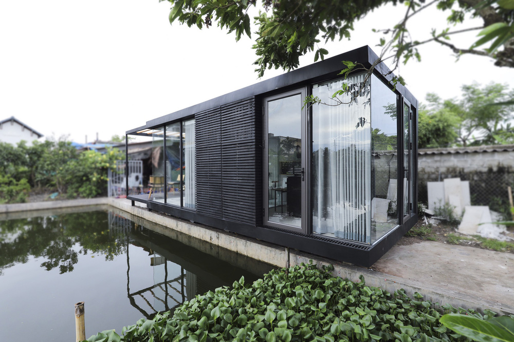 Cặp vợ chồng dựng nhà di động để nghỉ dưỡng mùa dịch, nhà lắp ghép nhưng tiện nghi không thiếu thứ gì-3