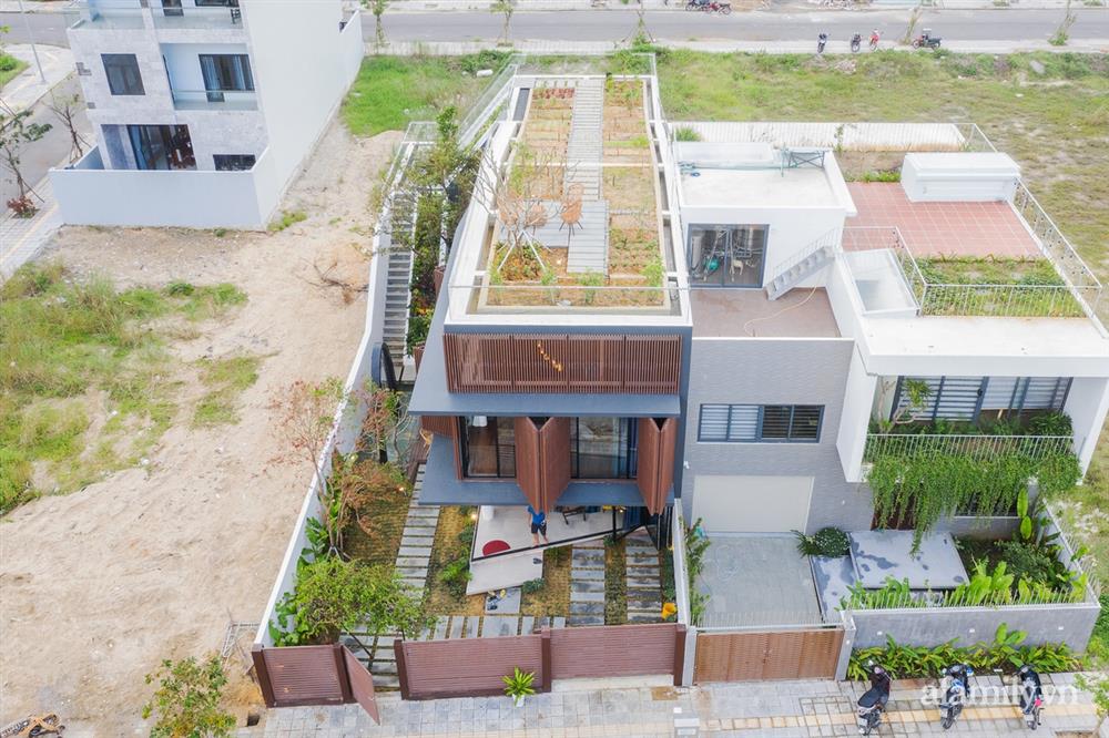 Nhà phố tạo ấn tượng mạnh với khu vườn khúc khuỷu trên sân thượng ở Đà Nẵng-1