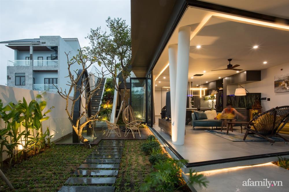Nhà phố tạo ấn tượng mạnh với khu vườn khúc khuỷu trên sân thượng ở Đà Nẵng-7