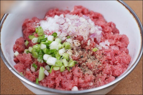 Mát trời, mẹ đảm làm ngay món bún chả chuẩn vị Hà Nội bằng công thức đơn giản, dễ làm&nbsp;từ lò nướng-1