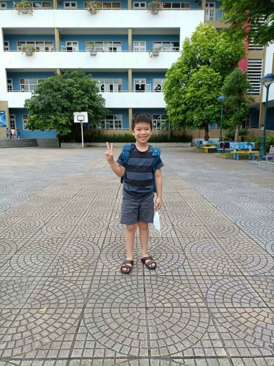 Phụ huynh cho con học lớp 1 ở quê để được đến trường-1