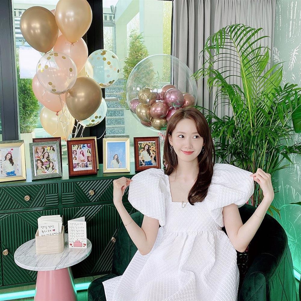 4 chiêu ăn vận hack tuổi của Yoona, đã ngoài 30 mà style vẫn xinh tươi như gái đôi mươi-3