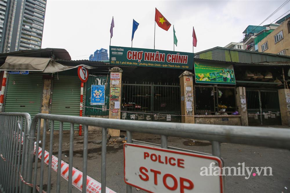 Hà Nội: Phong tỏa, tạm dừng hoạt động chợ Nhân Chính vì ca dương tính SARS-CoV-2 ở ổ dịch phường Thanh Xuân Trung từng đến chợ-2