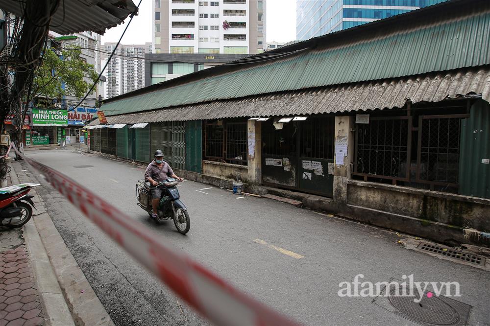 Hà Nội: Phong tỏa, tạm dừng hoạt động chợ Nhân Chính vì ca dương tính SARS-CoV-2 ở ổ dịch phường Thanh Xuân Trung từng đến chợ-4