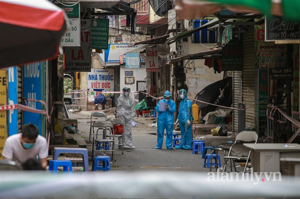 Hà Nội: Phong tỏa, tạm dừng hoạt động chợ Nhân Chính vì ca dương tính SARS-CoV-2 ở ổ dịch phường Thanh Xuân Trung từng đến chợ-10