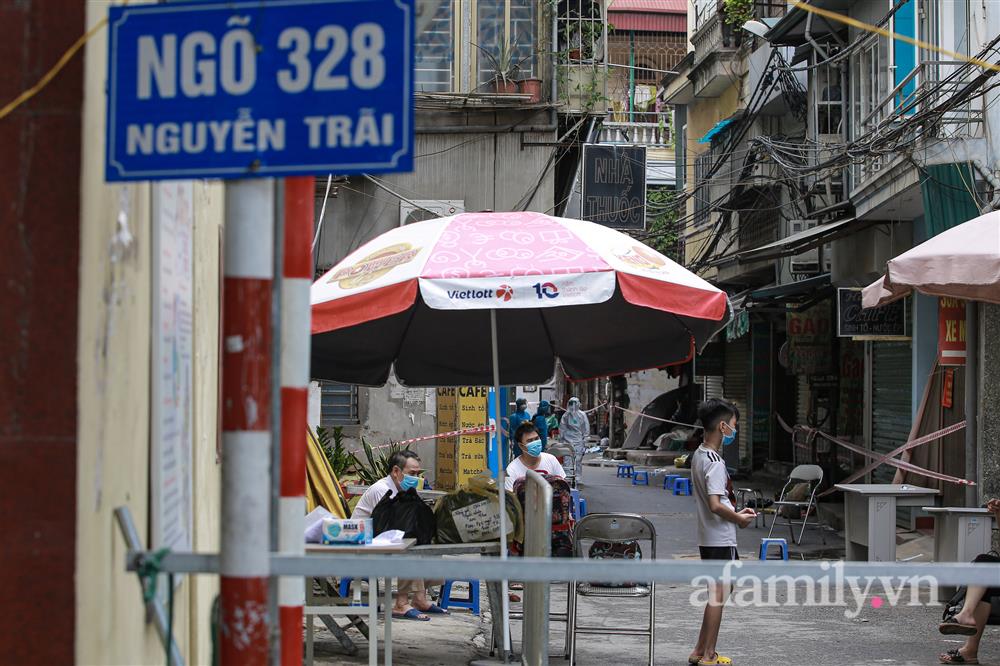 Hà Nội: Phong tỏa, tạm dừng hoạt động chợ Nhân Chính vì ca dương tính SARS-CoV-2 ở ổ dịch phường Thanh Xuân Trung từng đến chợ-11