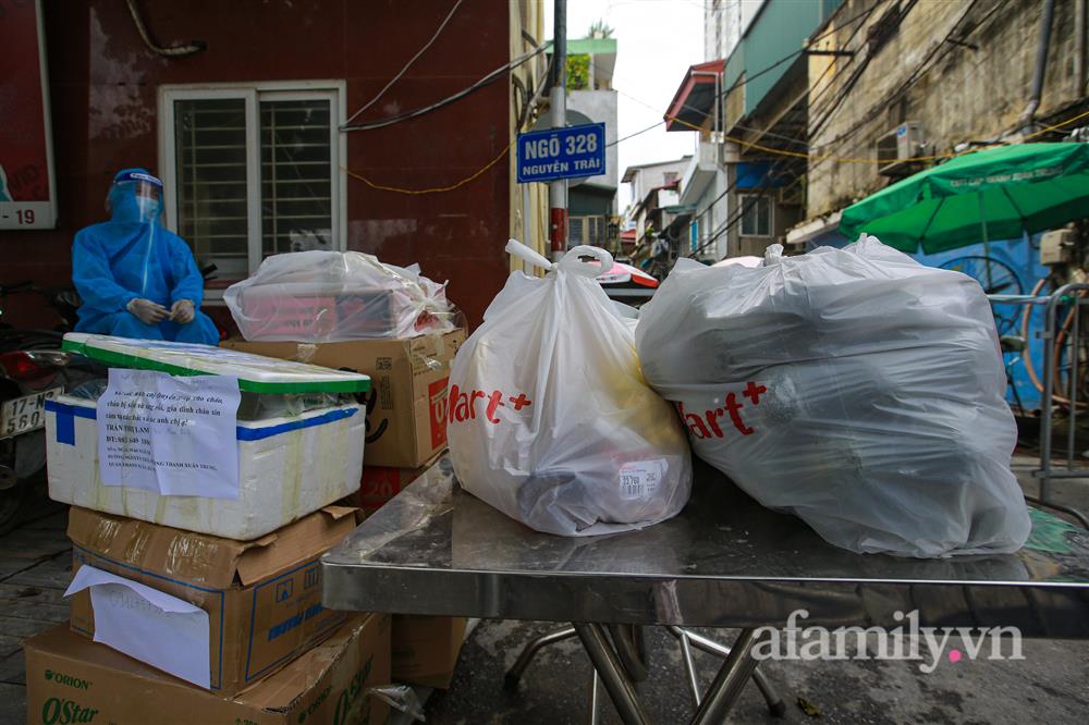 Hà Nội: Phong tỏa, tạm dừng hoạt động chợ Nhân Chính vì ca dương tính SARS-CoV-2 ở ổ dịch phường Thanh Xuân Trung từng đến chợ-12