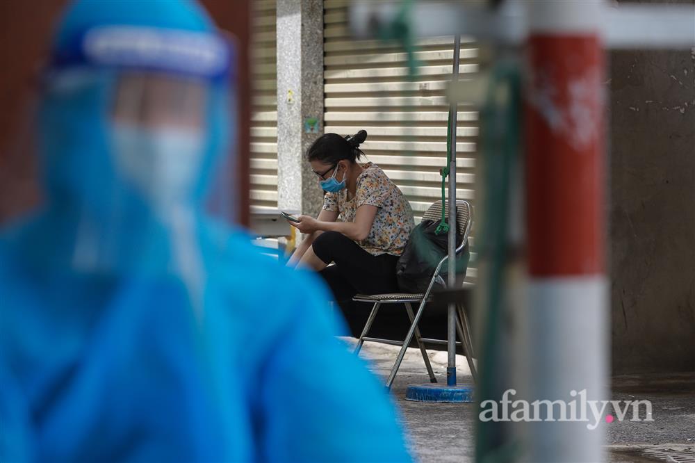 Hà Nội: Phong tỏa, tạm dừng hoạt động chợ Nhân Chính vì ca dương tính SARS-CoV-2 ở ổ dịch phường Thanh Xuân Trung từng đến chợ-14