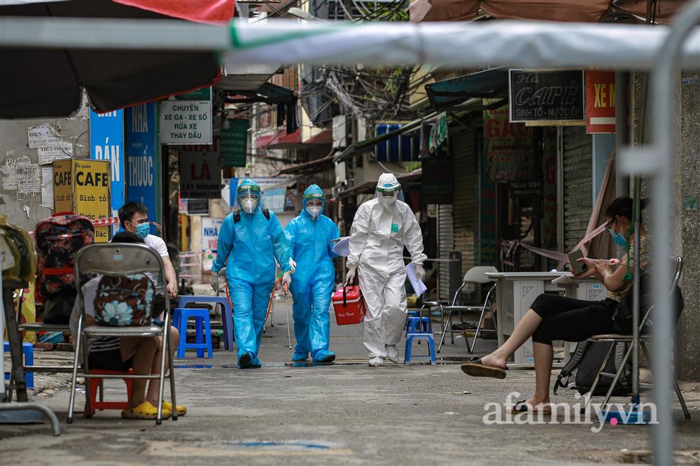 Hà Nội: Phong tỏa, tạm dừng hoạt động chợ Nhân Chính vì ca dương tính SARS-CoV-2 ở ổ dịch phường Thanh Xuân Trung từng đến chợ-15