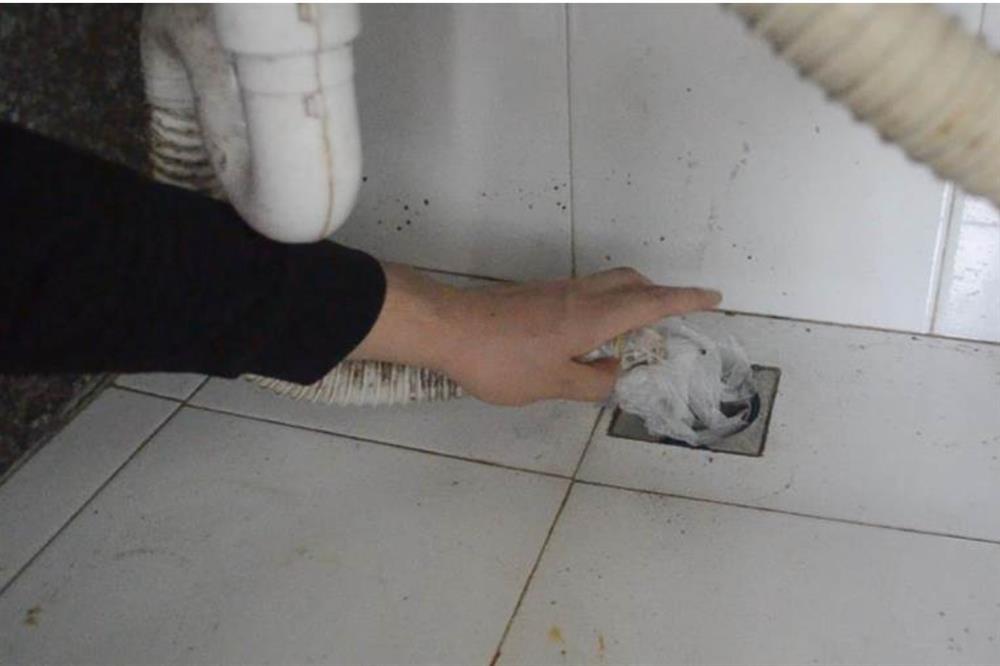 Ống thoát nước bốc mùi, mách bạn một mẹo nhỏ rất đơn giản và thiết thực-4