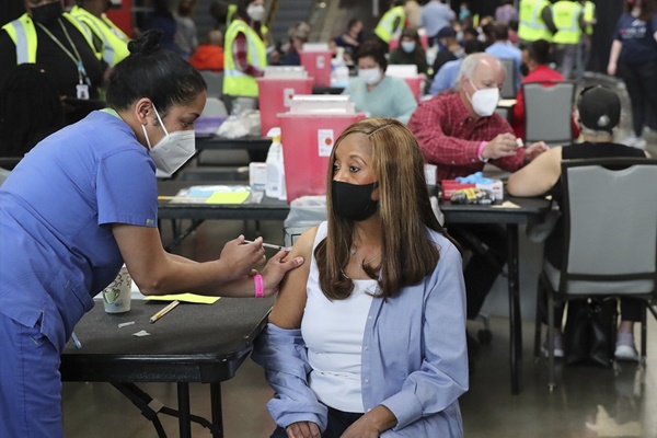 Pfizer công bố hiệu quả của mũi tiêm thứ ba-1