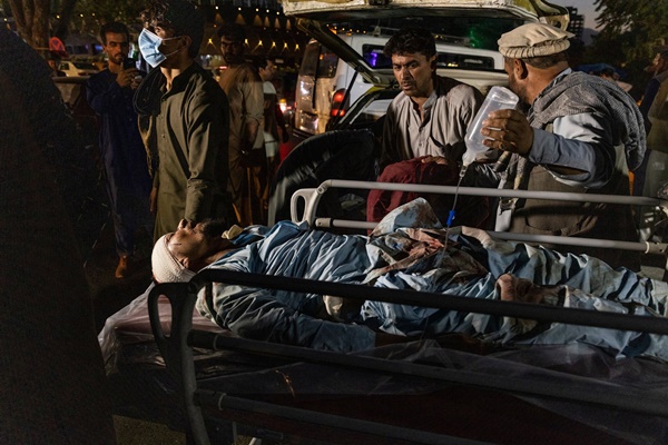 Thế giới lên án vụ đánh bom vô nhân đạo ở Kabul-6