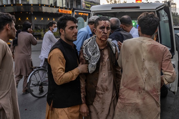 Thế giới lên án vụ đánh bom vô nhân đạo ở Kabul-5