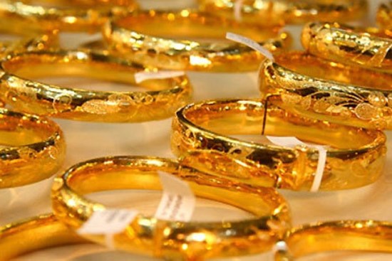 Giá vàng hôm nay 27/8: Tín hiệu cứng rắn, vàng xuống thấp