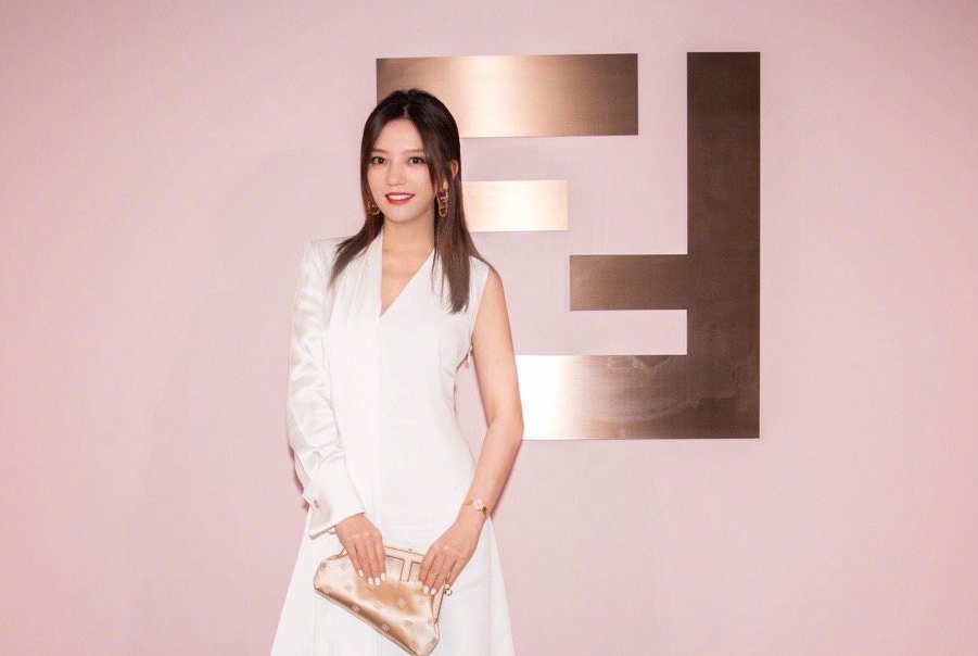 Như một bộ phim: Triệu Vy đã tẩu thoát thành công sang Pháp trước khi bị trừng trị?-2