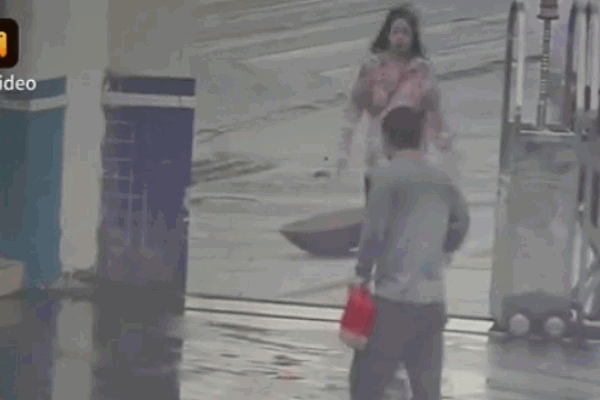 Nhiều tài xế rồ ga bỏ chạy khi gặp chốt kiểm soát Covid-19-1