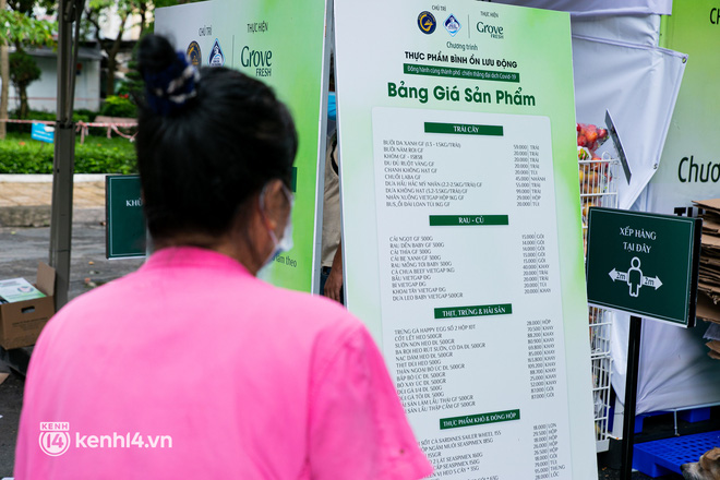 Cận cảnh một buổi đi chợ hộ của bộ đội, giáo viên... tại các siêu thị dã chiến ở TP.HCM trong thời gian siết chặt giãn cách-15