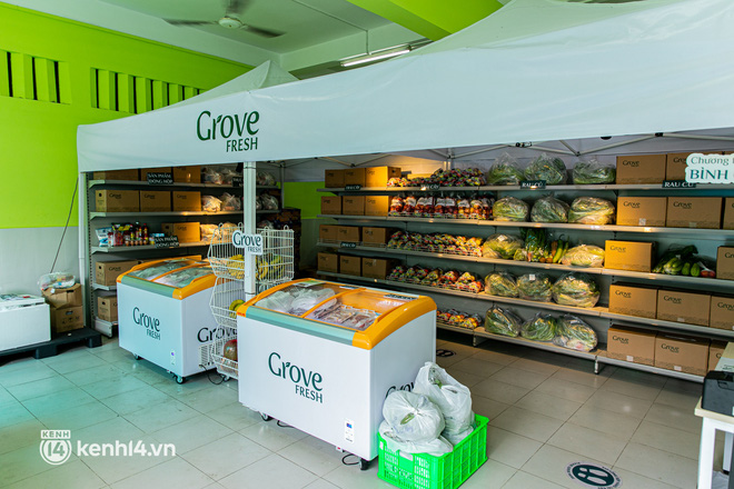 Cận cảnh một buổi đi chợ hộ của bộ đội, giáo viên... tại các siêu thị dã chiến ở TP.HCM trong thời gian siết chặt giãn cách-18