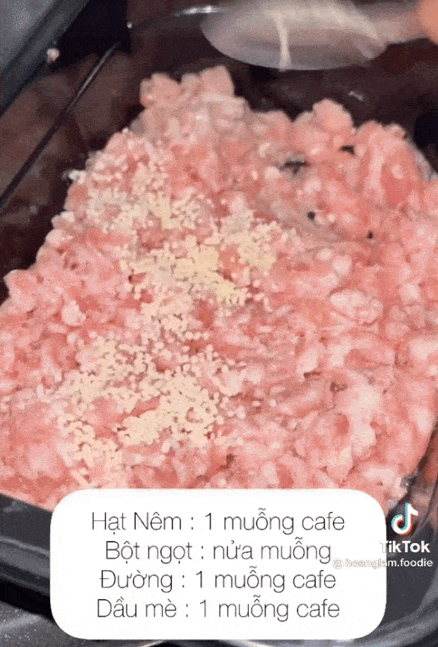 Dùng cơm nguội làm bánh giò lại không cần gói lá, nghe thì lạ nhưng kết quả lại xuất sắc đến bất ngờ!-1