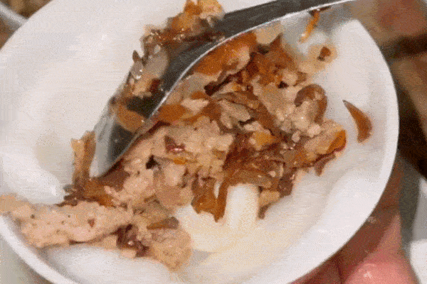 Dùng cơm nguội làm bánh giò lại không cần gói lá, nghe thì lạ nhưng kết quả lại xuất sắc đến bất ngờ!