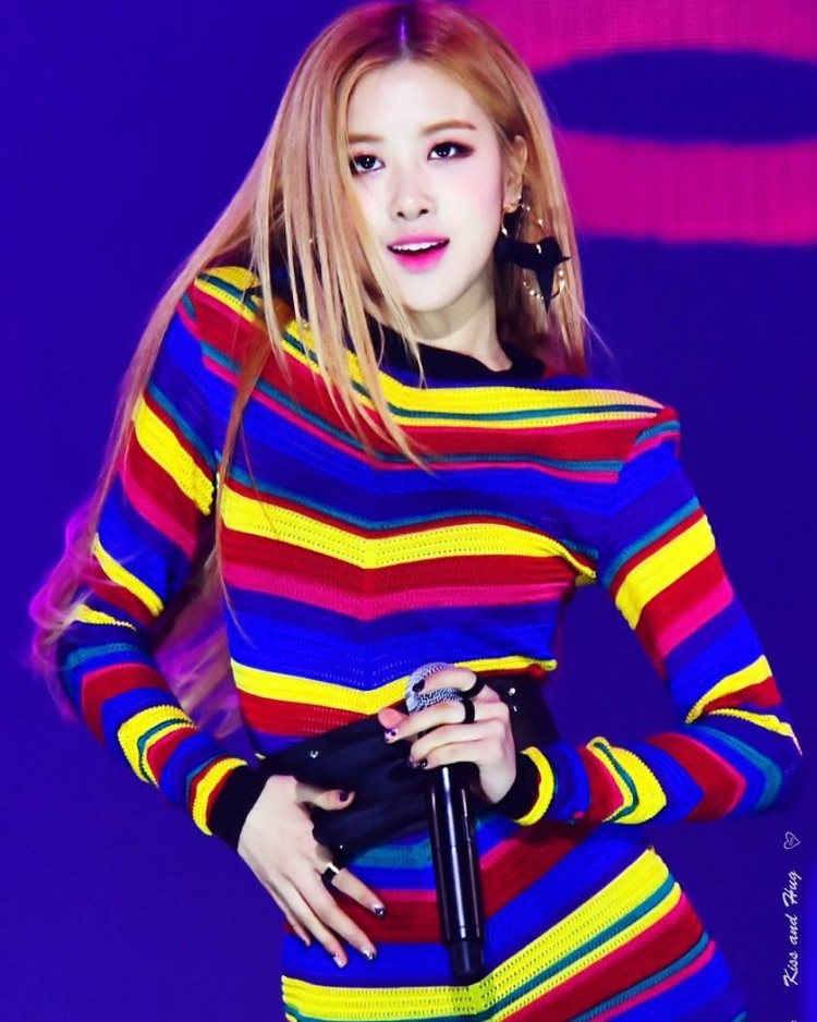 Rosé đúng là giỏi sang chảnh hóa đồ bình dân, diện áo giá rẻ mà sang như tiểu thư tài phiệt-12