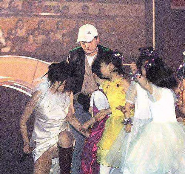 Triệu Vy: Én nhỏ hóa diều hâu thủ đoạn với 1001 bê bối hung đồ, ăn cháo đá bát cho đến làm tiểu tam và quả báo đến muộn-12